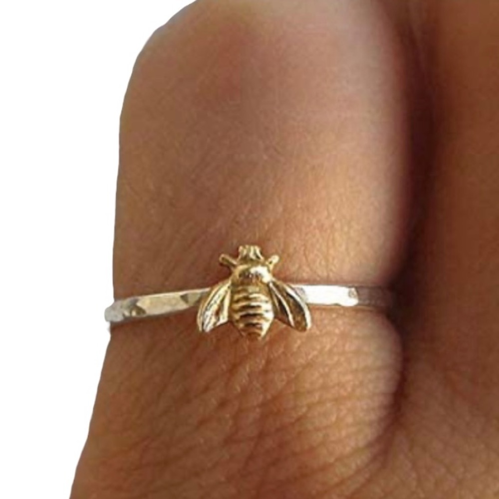 Bee Ring Simple Dainty Minimalist Two-Tone honeybee ring - Picture 5 of 6
